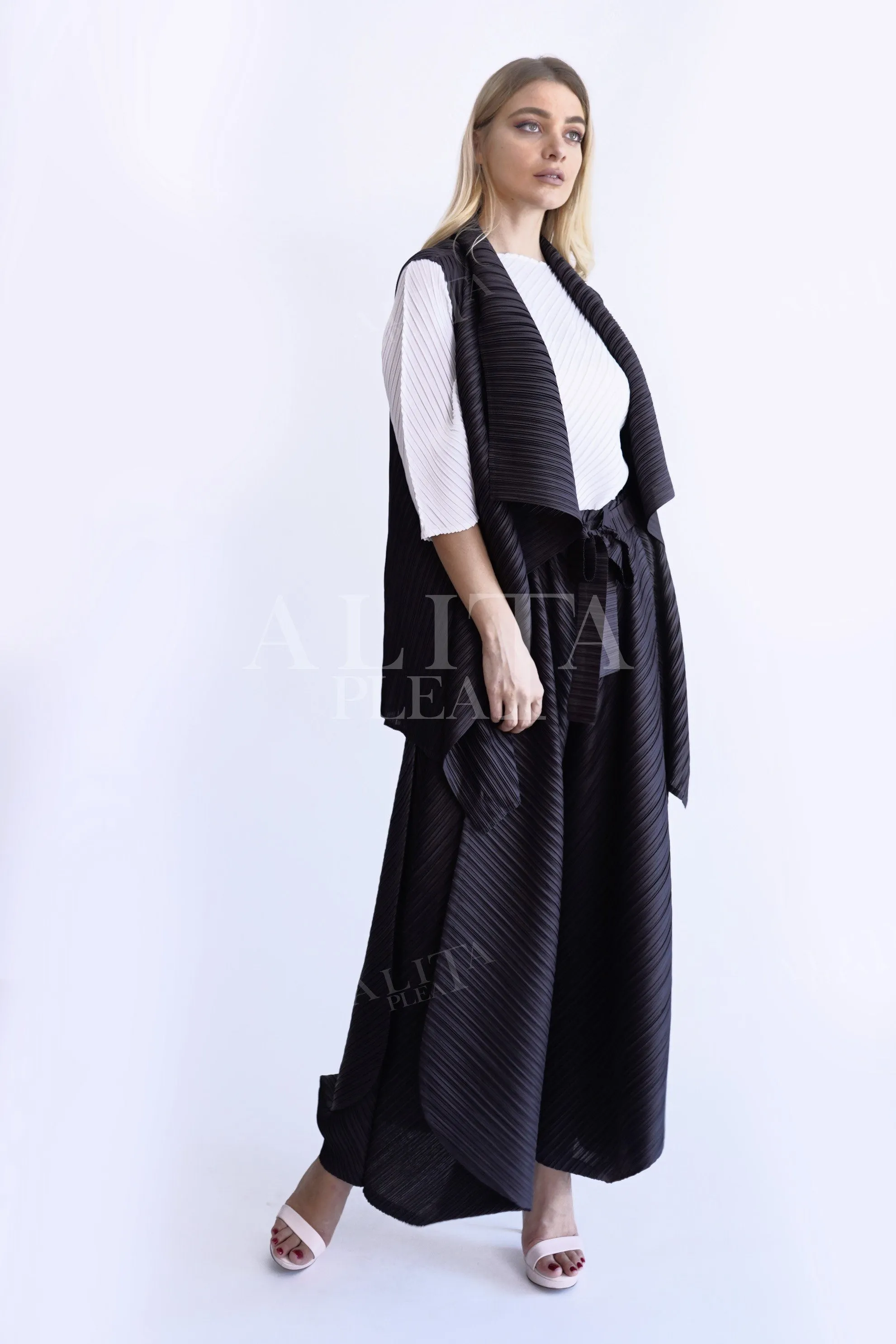 Ema Sleeveless Long Cardigan (ONLY FOR STEEL, BASIL, RUBY AND MOSS GREEN)