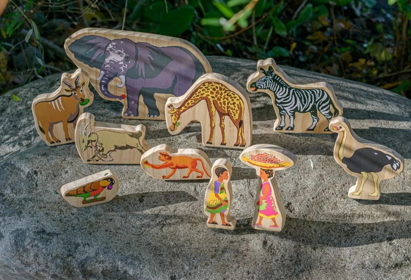 Handa's Surprise Story Sack with Board Book